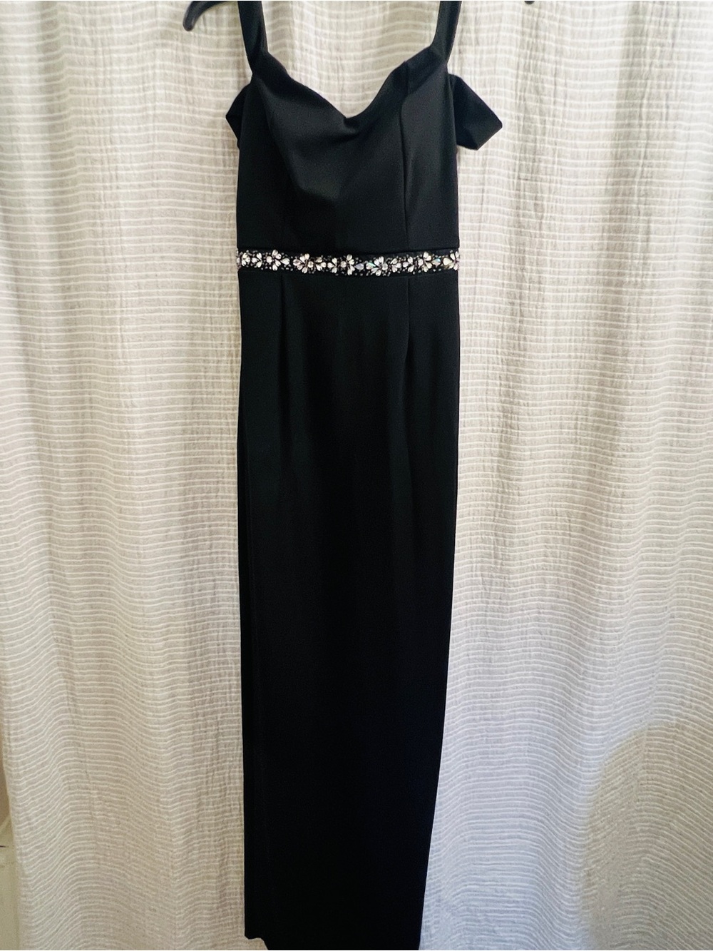 Elegant Black Evening Gown with Beaded Waist